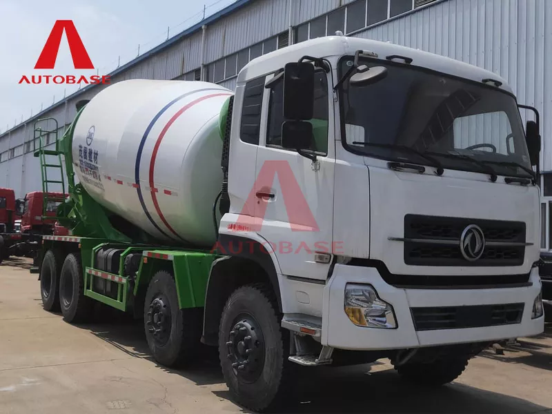 Xe tải máy trộn Dongfeng Tianlong CL5250GJB4